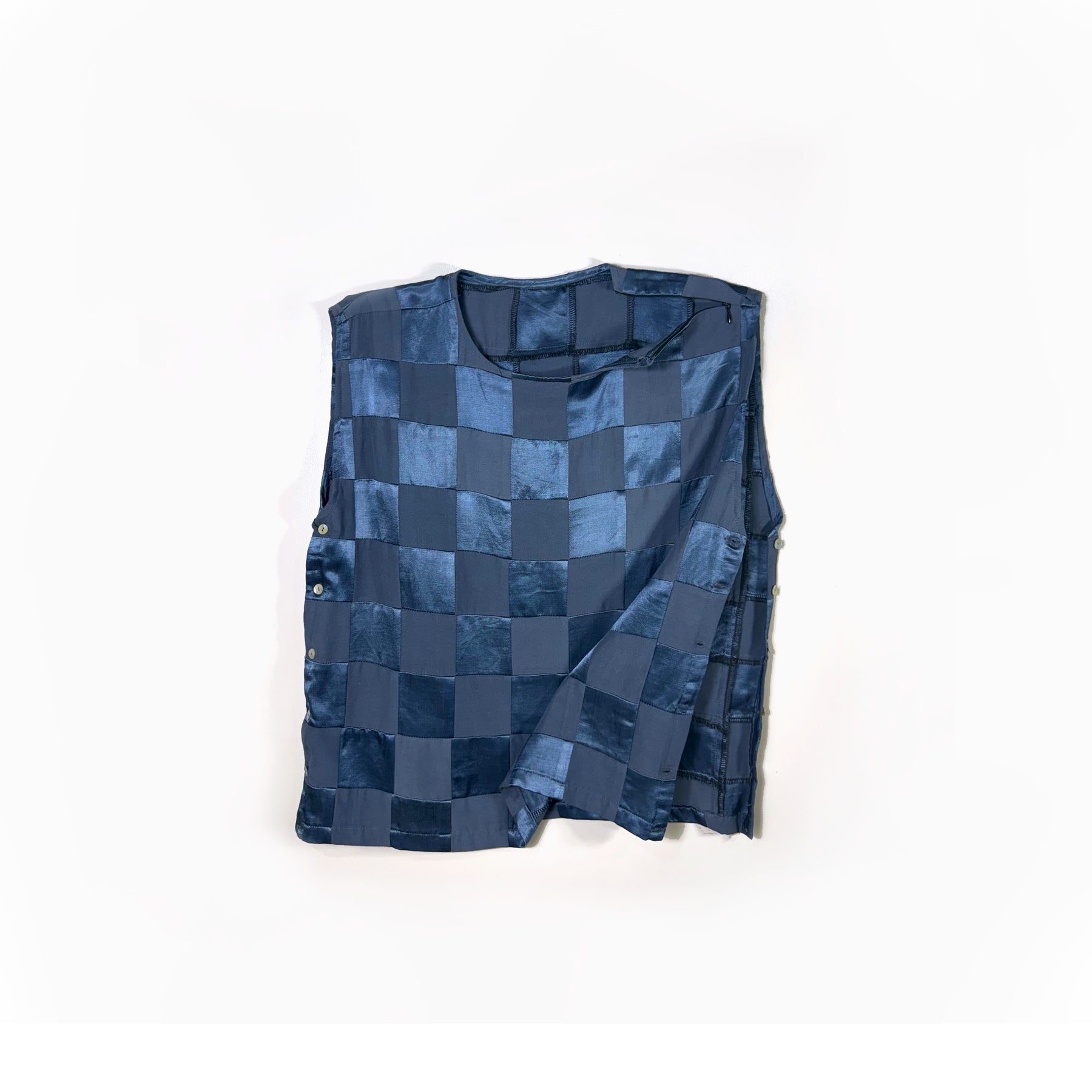 chechered tank top